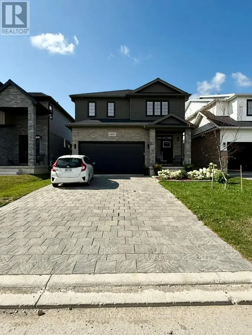 1458 Wright Crescent, London North (North S)